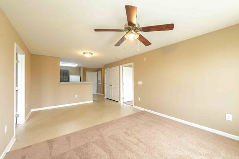 Floor plan for 1 bed, 1 bath, 670 sqft
